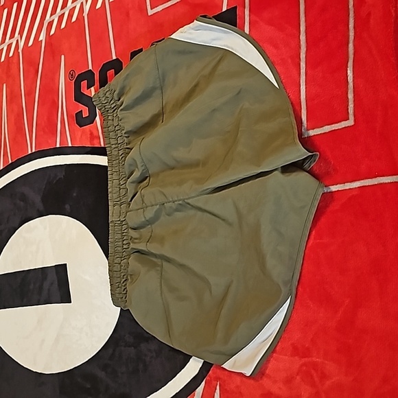 Work out shorts - Picture 2 of 3